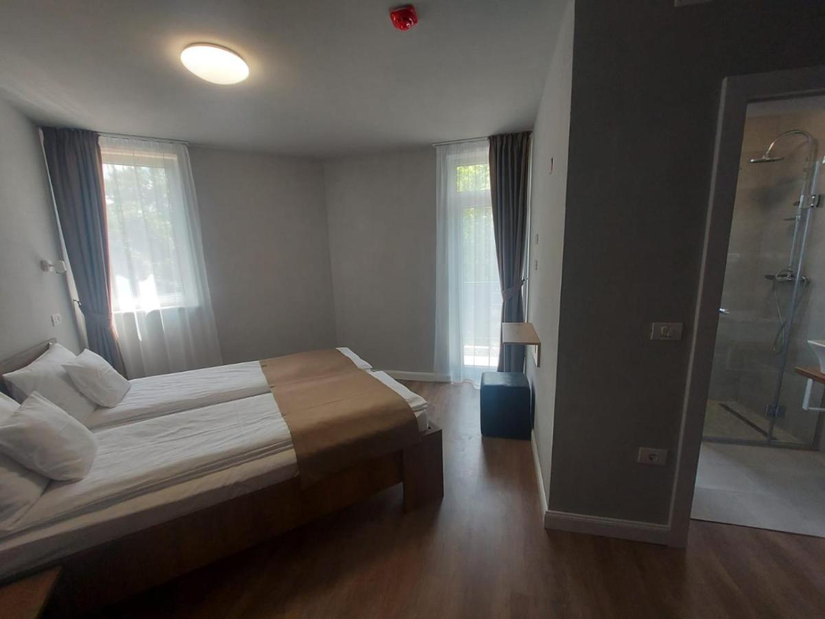 Octogon Hotell Băile Felix Exteriör bild